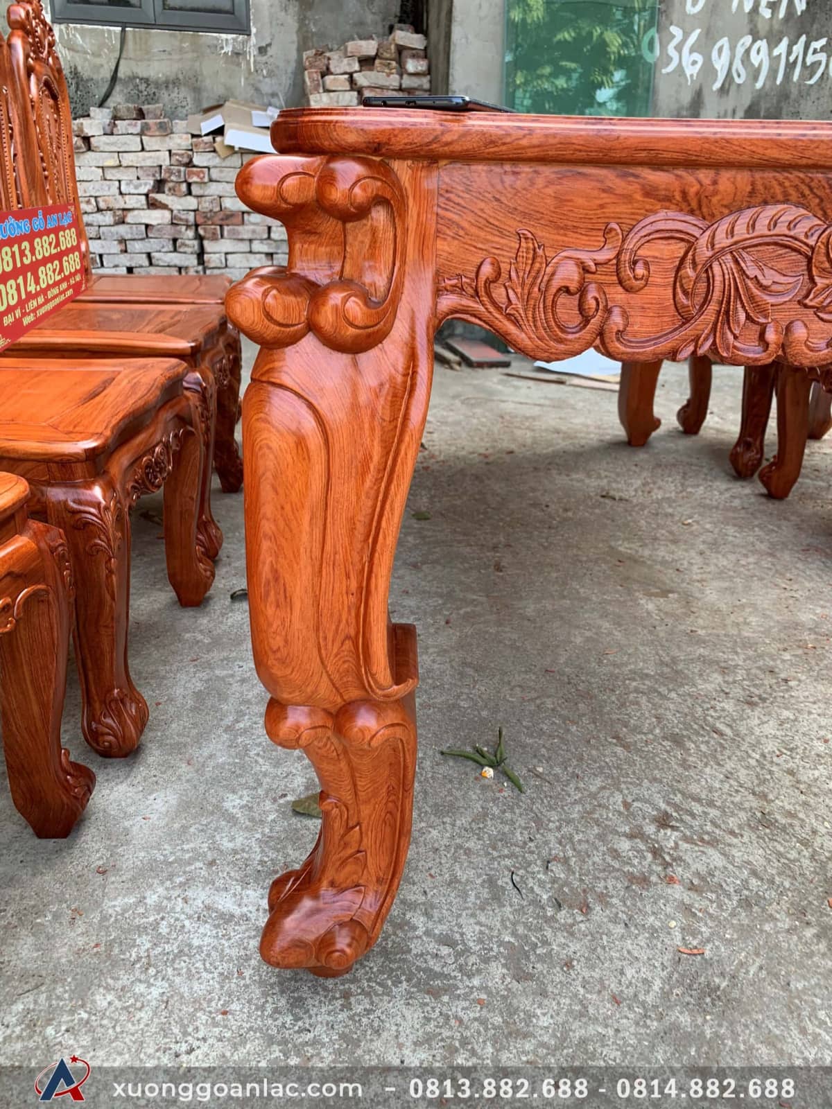Bộ bàn ăn hoa Hồng đục 2 mặt gỗ Hương đá cao cấp 13 Chân bàn ăn hoa Hồng đục 2 mặt gỗ Hương đá cao cấp