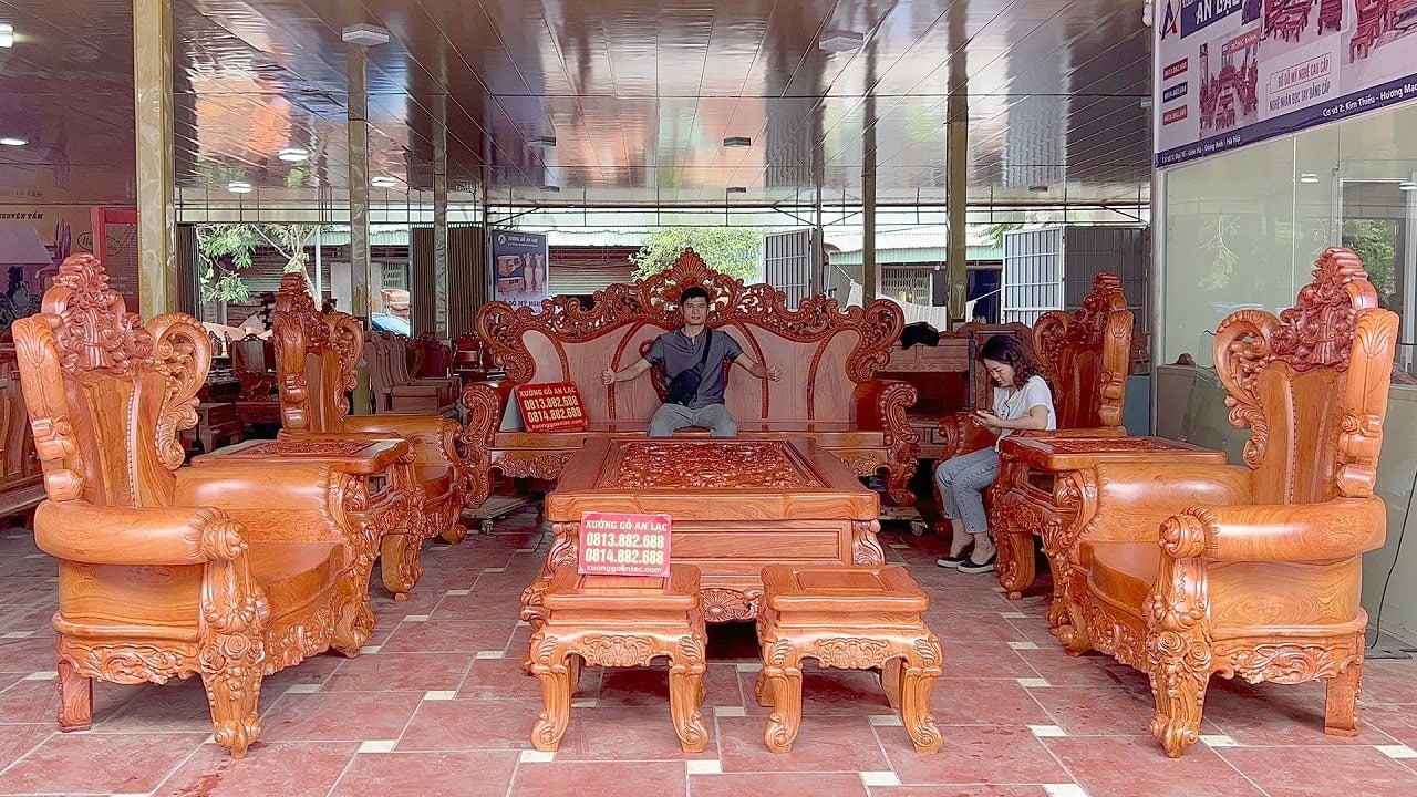 Tiêu chí đánh giá 1 bộ bàn ghế phòng khách bằng gỗ 2 Bộ bàn ghế Hoàng Gia nguyên khối siêu vip