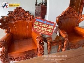 Chiếc ghế đơn đục hoa văn bằng tay cực mịn và tinh tế