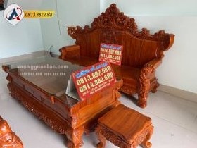 Toàn bộ được làm từ chất liệu gỗ gõ đỏ nguyên khối tự nhiên