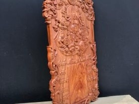 Đốc Lịch Di Lặc Nhị Phúc Gỗ Hương Việt 68x38x2.5cm 4 Đốc Lịch Di Lặc Nhị Phúc gỗ Hương Việt nhìn nghiêng