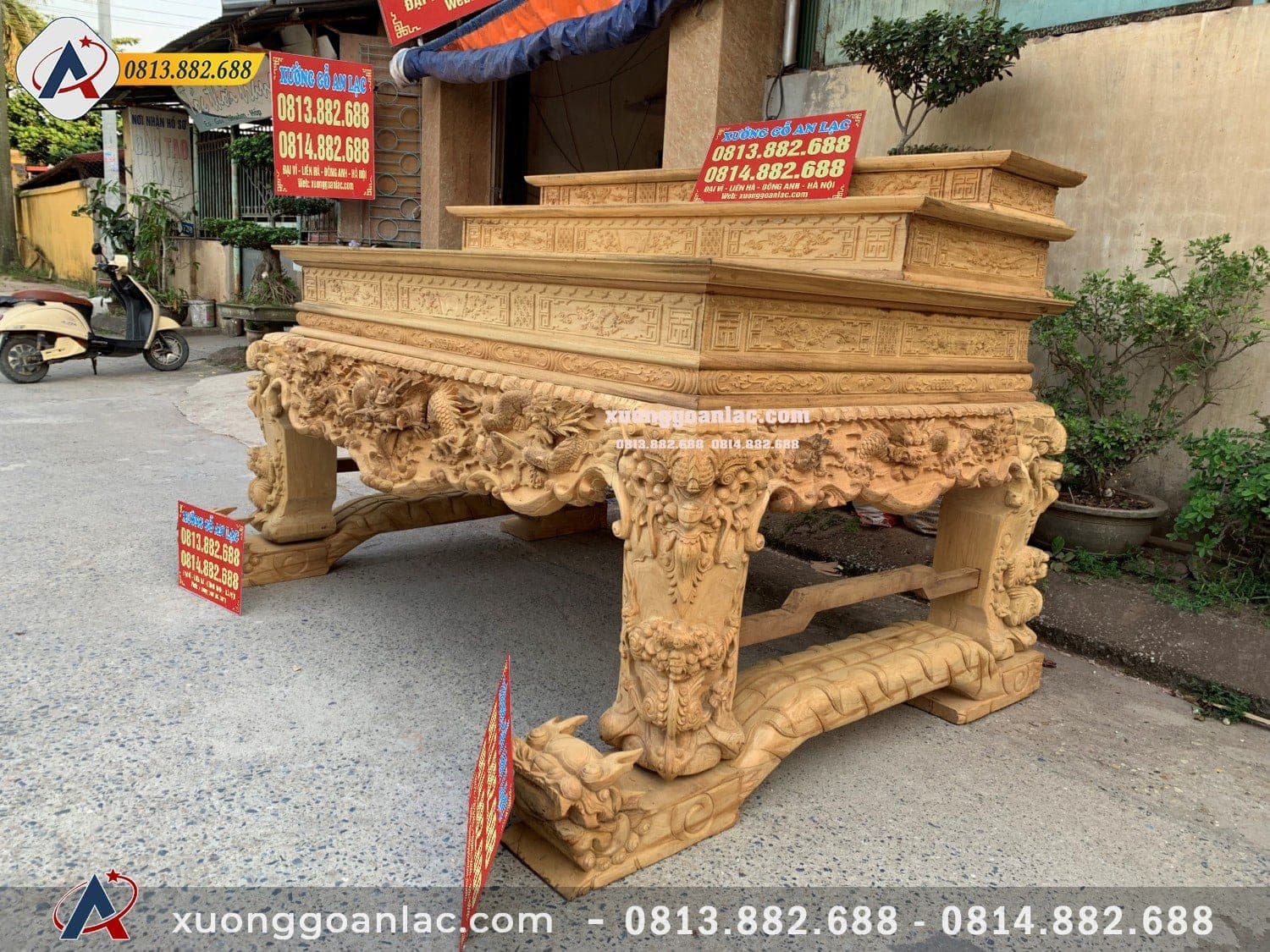 Sập Thờ Tứ Linh chân 24 gỗ gụ 2 Chi tiết bên phải Sập Thờ Tứ Linh chân 24 gỗ gụ Tam Cấp đục tay – Mộc