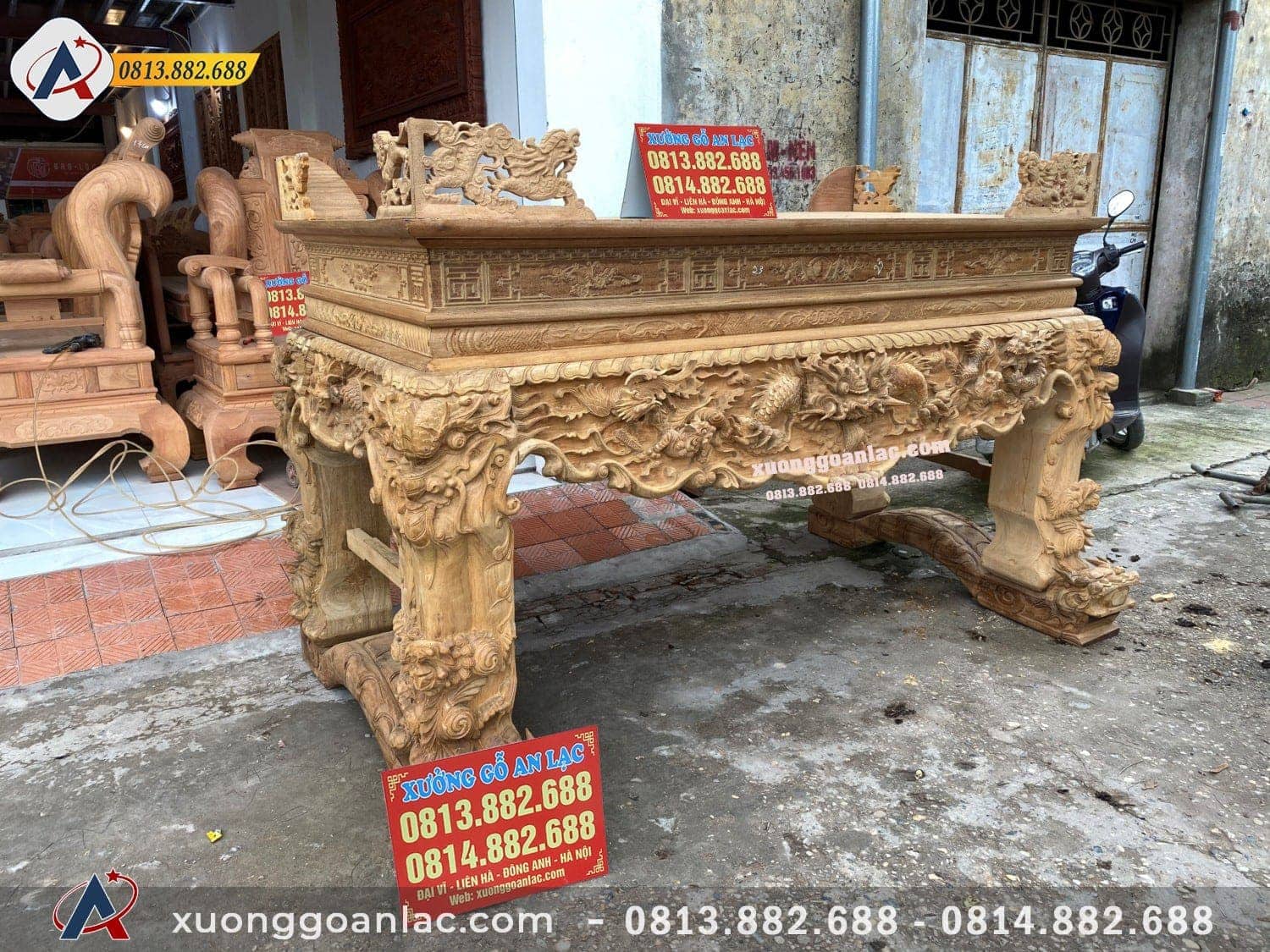 Sập Thờ Tứ Linh Chân 24 gỗ gụ đục tay 8 CHI TIẾT BÊN TRÁI SẬP THỜ TỨ LINH CHÂN 24 GỖ GỤ – MỘC