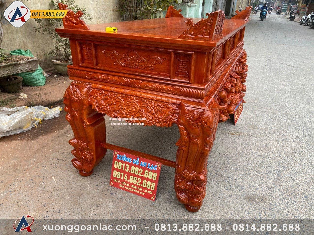Sập Thờ Mai Điểu chân 22 gỗ gõ màu Cánh Gián 2m17 4 Chi tiết bên trái Sập Thờ Mai Điển chân 22 gỗ gõ màu Cánh Gián