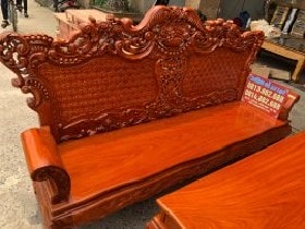 Đoản dài đục chạm tinh xảo sắc nét