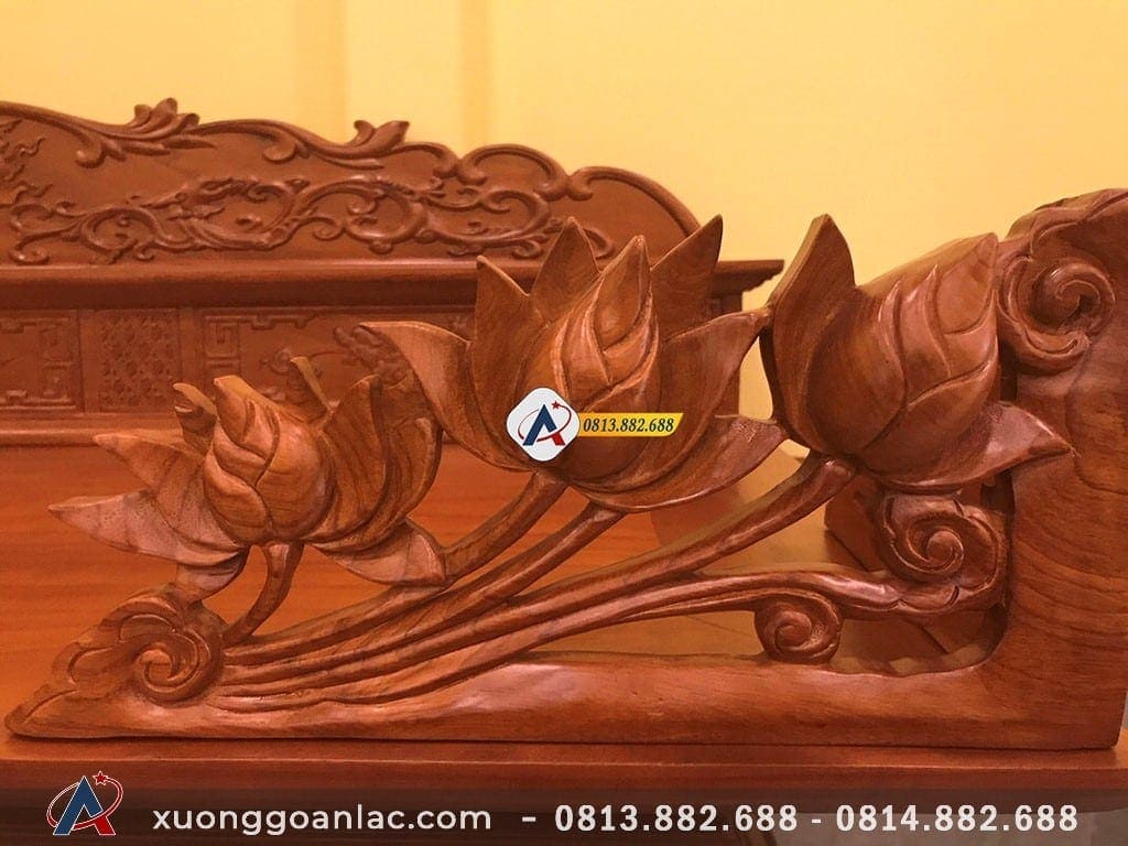Sập thờ hoa sen gỗ gõ đỏ chân 24cm 28 Họa tiết hoa sen được điêu khắc tỉ mỉ trên mỗi yếm