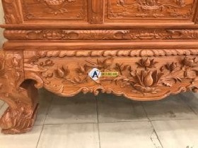 Chi tiết dạ trước sập thờ