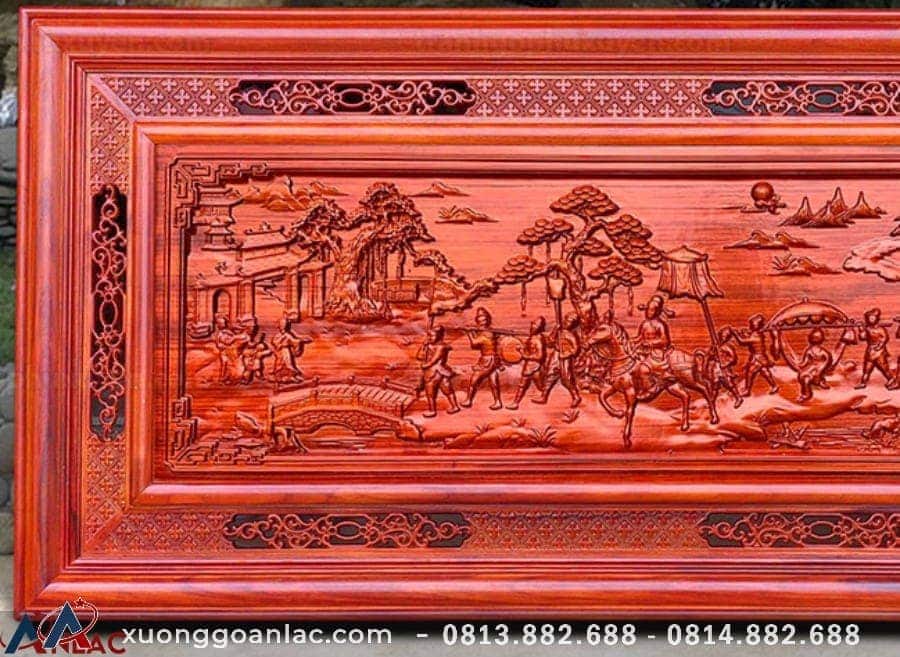 Tranh gỗ vinh quy bái tổ hương đỏ 127x67x4cm 7 Chi tiết Tranh vinh quy bái tổ gỗ hương đỏ bên trái