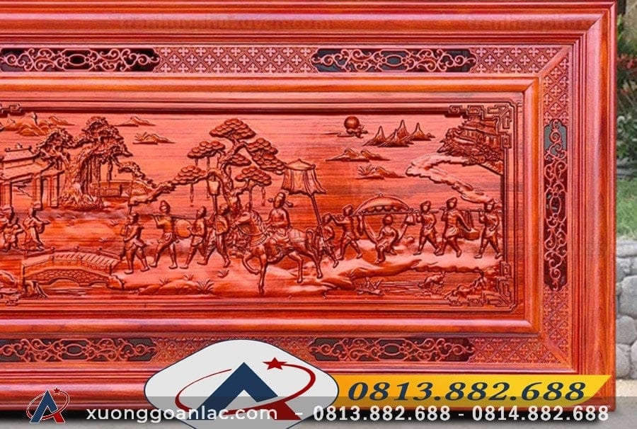 Tranh gỗ vinh quy bái tổ hương đỏ 127x67x4cm 8 Chi tiết Tranh vinh quy bái tổ gỗ hương đỏ bên phải