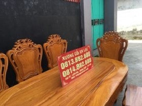 Bộ bàn ăn 8 ghế gỗ gõ đỏ Louis Hoa Hồng mặt tràn bầu dục (Chị Phượng, Lai Châu) 7 Bàn ăn bộ 8 ghế KT 1m8x90cm, chân trụ đôi kiểu dáng 3 kiềng vững chãi