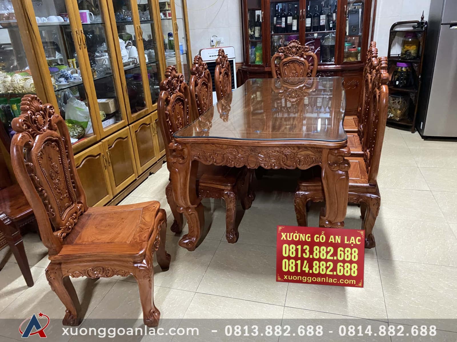 Bàn ăn 8 ghế mẫu Louis Hoàng Gia đục hoa hồng 2 mặt gỗ hương đá - Gia đình anh Sơn chị Nguyệt ở Quảng Ninh 16 Bàn ăn 8 ghế mẫu Louis Hoàng Gia đục hoa hồng 2 mặt gỗ hương đá