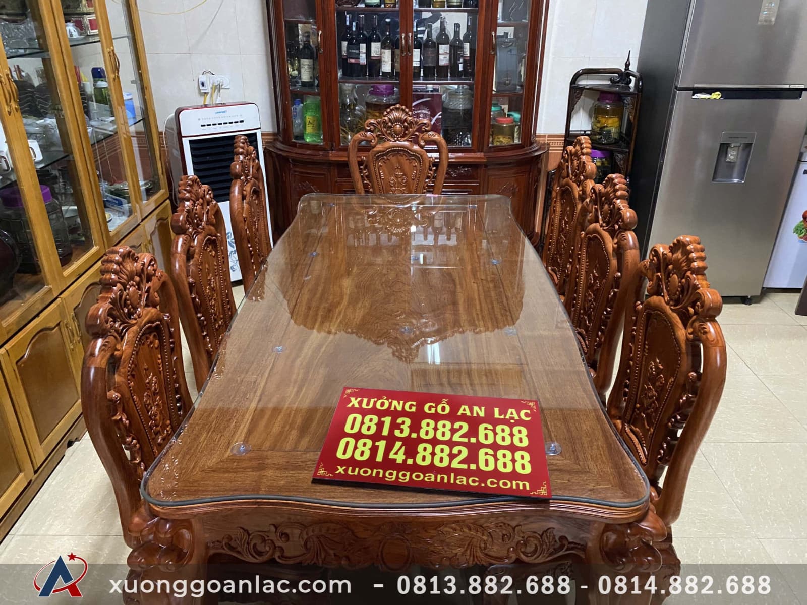 Bàn ăn 8 ghế mẫu Louis Hoàng Gia đục hoa hồng 2 mặt gỗ hương đá - Gia đình anh Sơn chị Nguyệt ở Quảng Ninh 7 Bàn ăn 8 ghế mẫu Louis Hoàng Gia đục hoa hồng 2 mặt gỗ hương đá