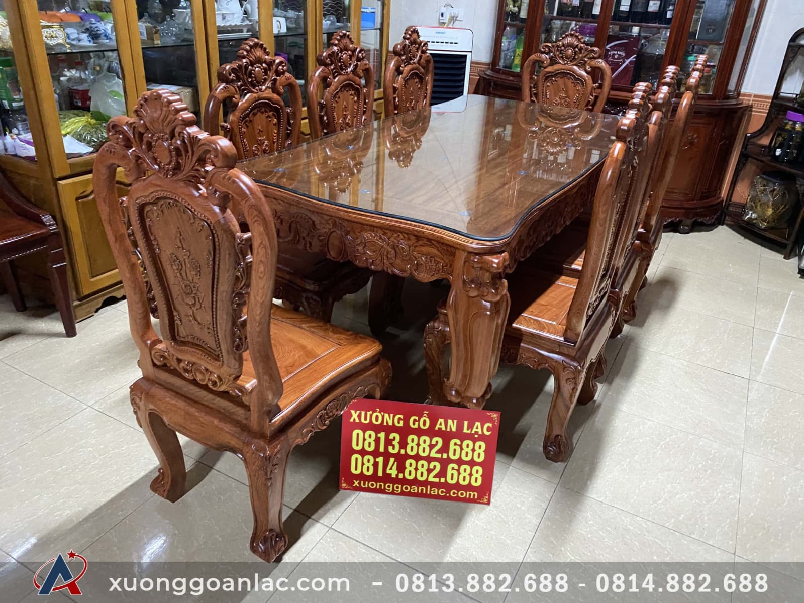 Bàn ăn 8 ghế mẫu Louis Hoàng Gia đục hoa hồng 2 mặt gỗ hương đá - Gia đình anh Sơn chị Nguyệt ở Quảng Ninh 19 Bàn ăn 8 ghế mẫu Louis Hoàng Gia đục hoa hồng 2 mặt gỗ hương đá Anh Sơn Chị Nguyệt