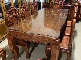 Bàn ăn 8 ghế mẫu Louis Hoàng Gia đục hoa hồng 2 mặt gỗ hương đá - Gia đình anh Sơn chị Nguyệt ở Quảng Ninh 11 Sản phẩm sơn PU mờ giữ nguyên màu sắc gỗ hương đá