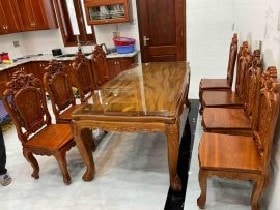 Bàn ăn gỗ gõ đỏ 8 ghế hoa hồng giao anh Tiên ở Đà Nẵng 7 Ghế hồng hàng dày và chắc chắn