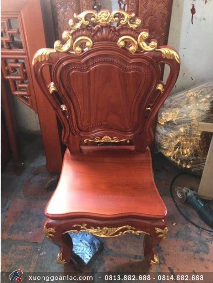 Bộ bàn ăn louis gõ đỏ dát vàng 6 ghế (chị Hoa ở Hà Giang) 19 Ghế ăn có tựa và mặt để lộ vân