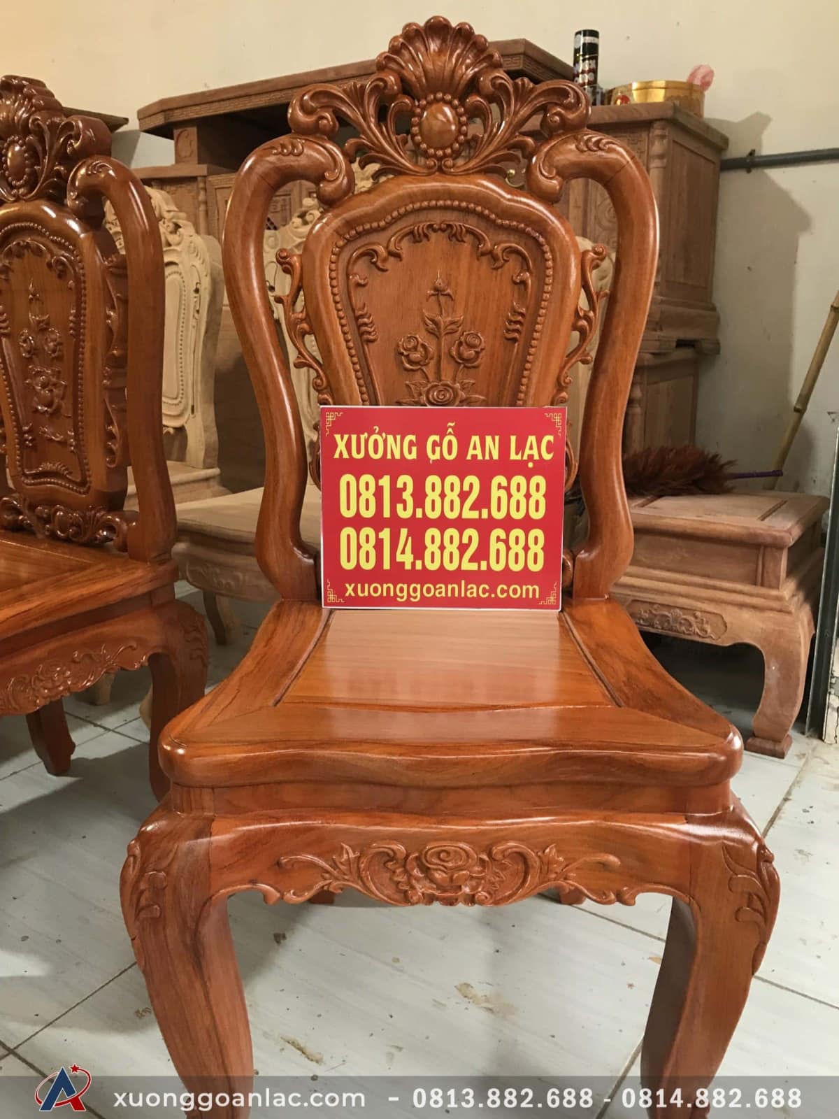 Bộ bàn ăn 8 ghế mẫu Louis Hoa Hồng gỗ Gõ Đỏ chọn vân VIP (Chú Hòa, Sơn Tây) 5 Mặt ghế tràn liền 1 tấm, ván dày 2cm, khuôn tranh 3cm, xương tay ghế dày 4cm