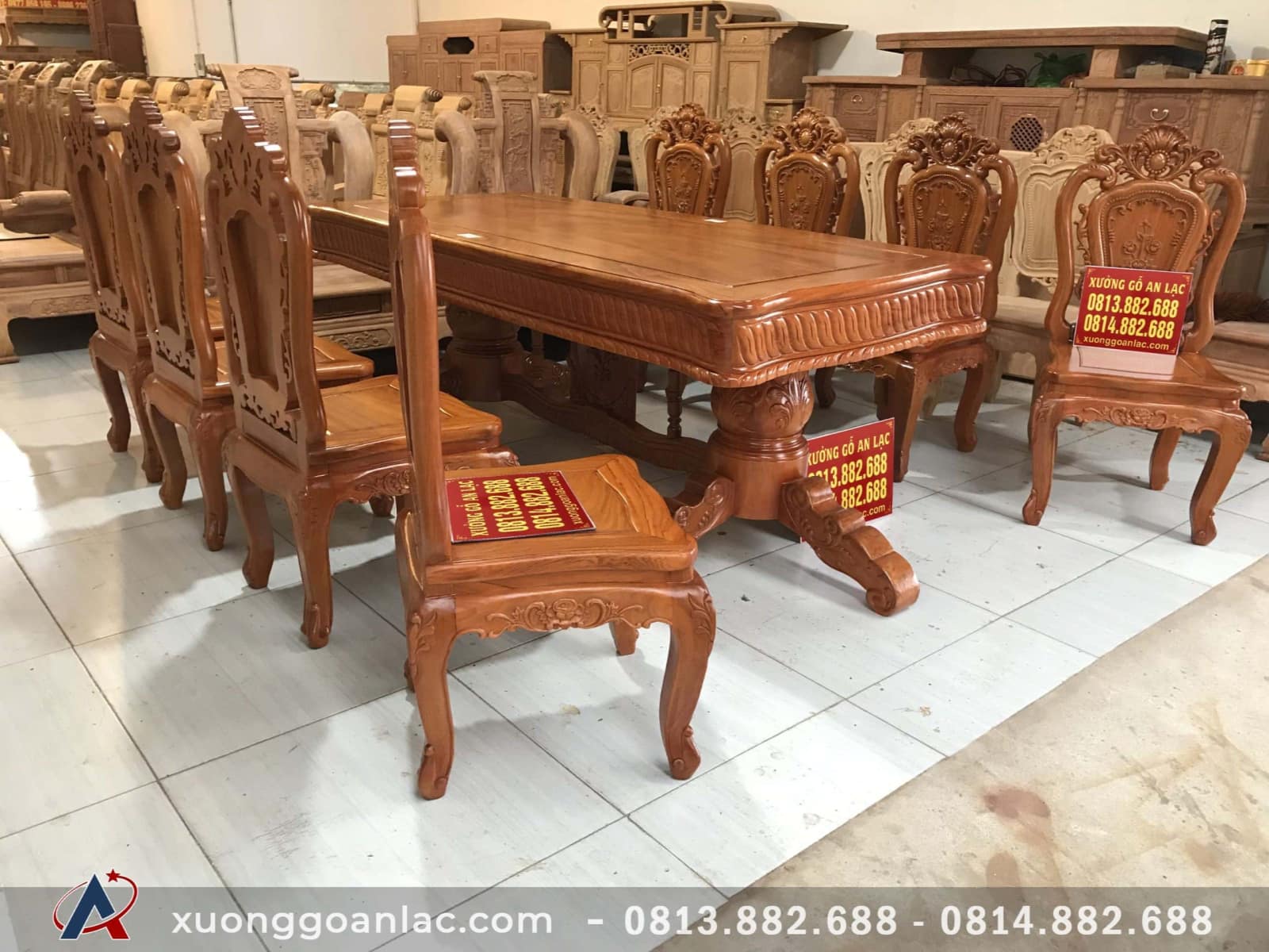 Bộ bàn ăn 8 ghế mẫu Louis Hoa Hồng gỗ Gõ Đỏ chọn vân VIP (Chú Hòa, Sơn Tây) 12 Bộ Bàn Ăn 8 Ghế Mẫu Louis Hoa Hồng Gỗ Gõ Đỏ Chọn Vân VIP - Chú Hòa, Sơn Tây