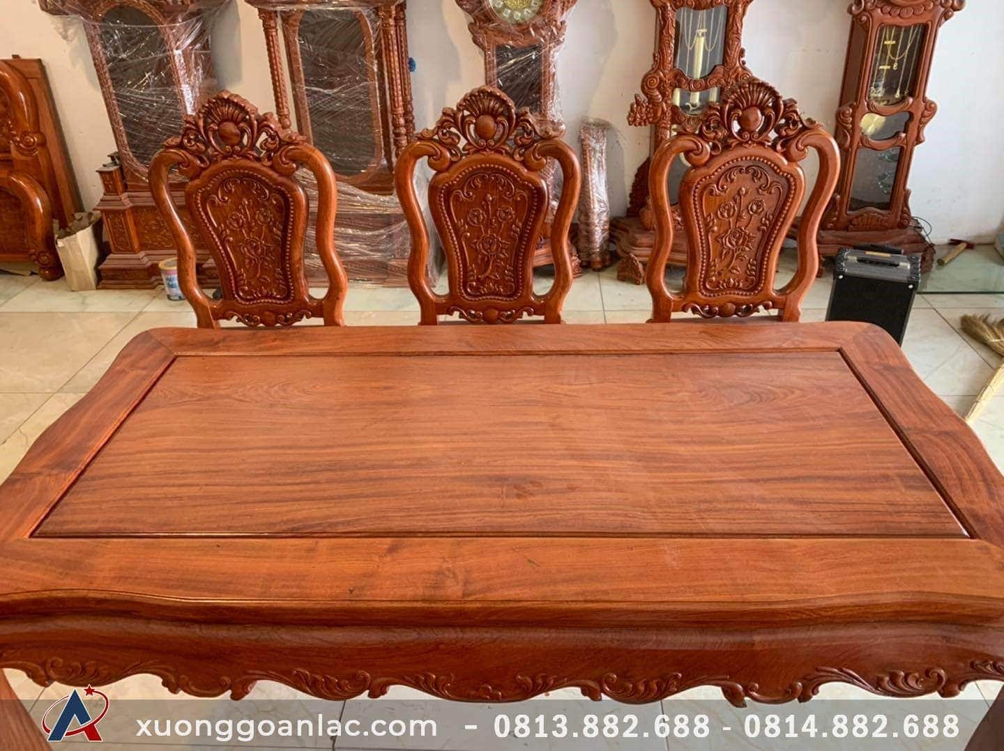 Bộ bàn ăn 6 ghế 1 bàn chữ nhật gỗ hương đá phong cách hoàng gia 11 Mặt bàn để vân tự nhiên ăn hoa lá tây 6 ghế 1 bàn