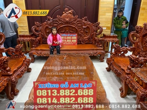 Bộ bàn ghế chạm rồng đỉnh