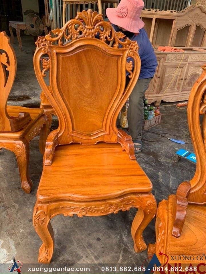 Ghế ăn hoa lá tây tựa cong có tay 32 Chương đục hoa lá tây tinh xảo