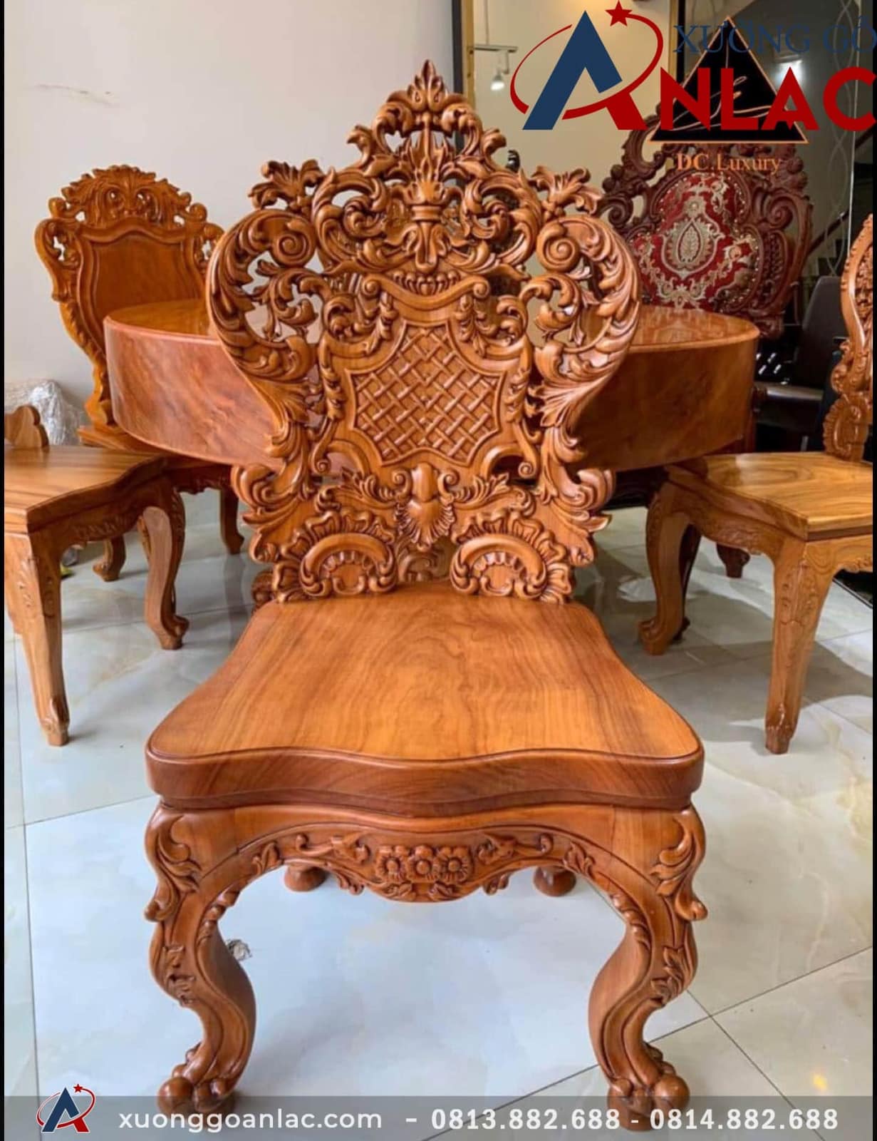 Ghế ăn louis hoàng gia tựa cong đục thủ công tinh xảo 27 cận cảnh chiếc ghế ăn hoàng gia