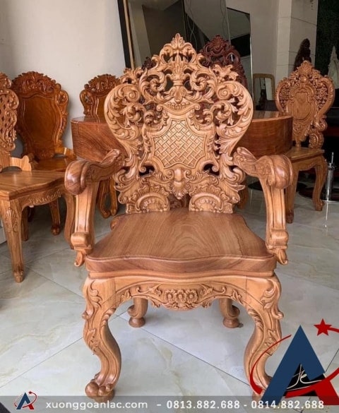 Ghế ăn hoàng gia tựa cong có tay