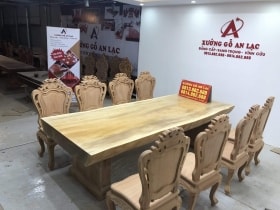 Gỗ tự nhiên cao cấp cẩm hồng cho độ bền vĩnh cửu, màu sắc tự nhiên.