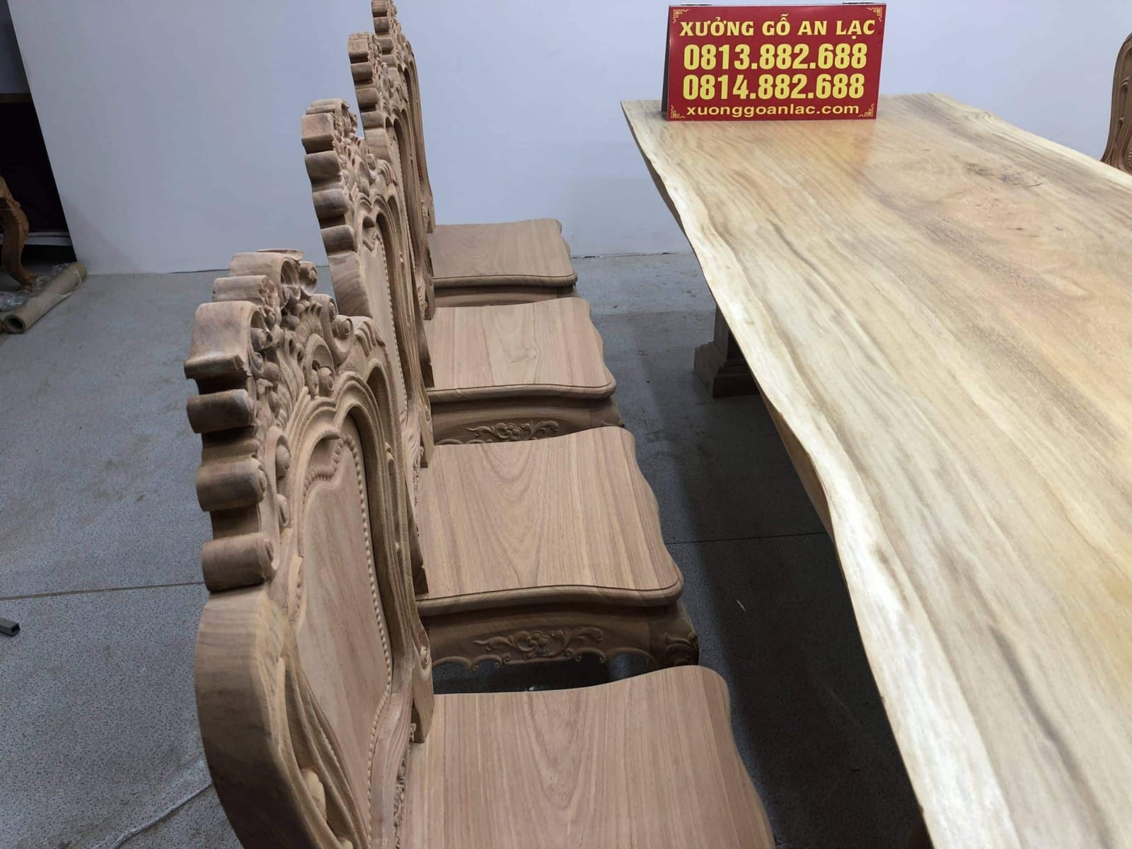 Bộ bàn ăn gỗ cẩm hồng nguyên khối 8 ghế louis tựa cong (Cô Trang, Phú Thọ) 5 bộ bàn ăn 8 ghế