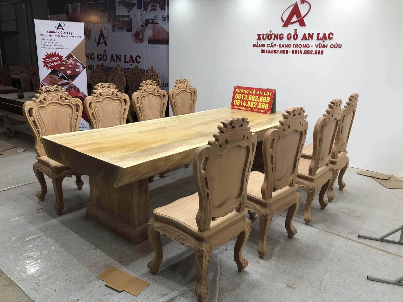 Bộ bàn ăn gỗ cẩm hồng nguyên khối 8 ghế louis tựa cong (Cô Trang, Phú Thọ) 15 bàn ăn nguyên khối đẳng cấp