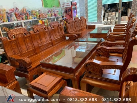 Chất gỗ chắc và cứng cáp. Bạn không cần phải tiết kiệm tiền để mua bộ mới ít nhất là trong vòng 20 năm.