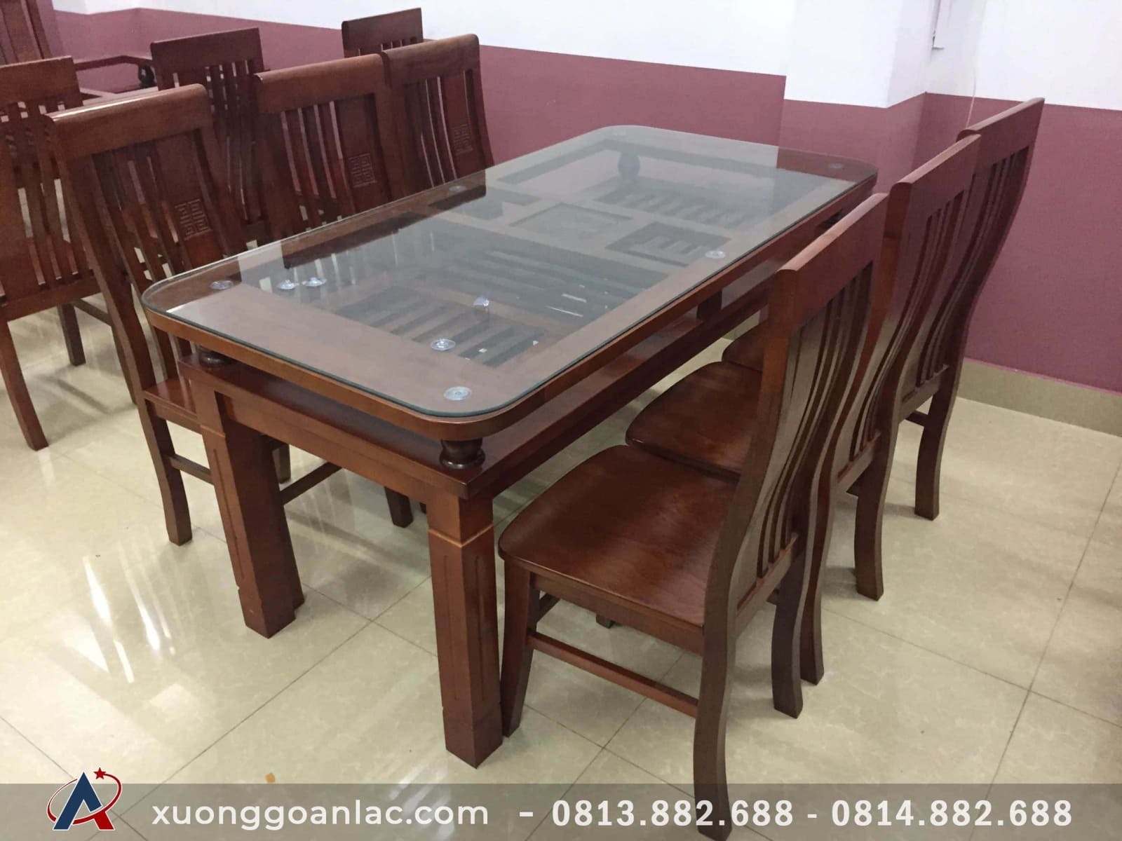 Bộ bàn ăn 2 tầng 6 ghế gỗ xoan hàng đặt của Nhà hàng Nam Phương (Điện Biên) 25 Bề mặt bàn được phủ kính 12ly trong suốt làm tăng thêm tính sang trọng cho sản phẩm