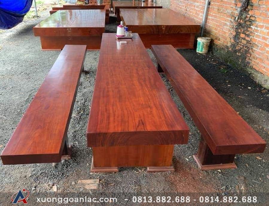 Bộ bàn ghế 3 tấm gỗ cẩm chỉ 2m4x70 (Chú Hoàng, Ninh Bình) 4 Thiết kế bàn ăn 3 tấm nguyên khối từ gỗ Cẩm Chỉ