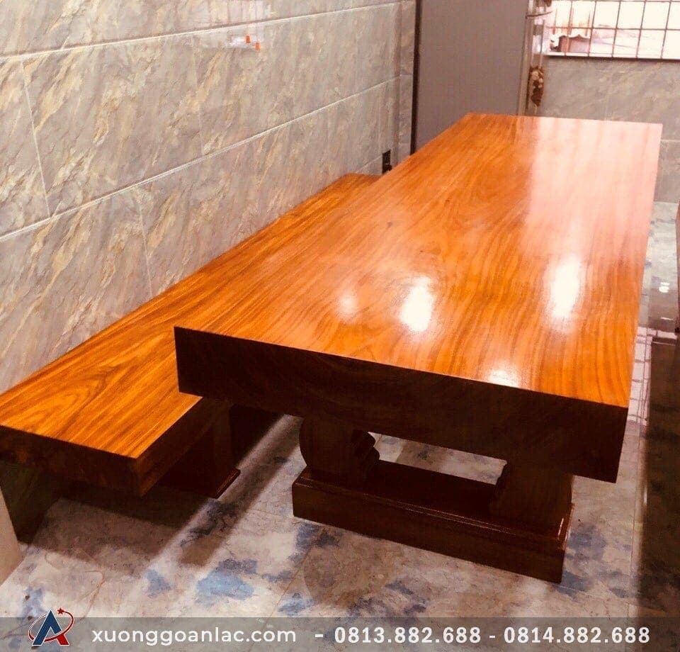 Bộ bàn ghế ba tấm gỗ gõ đỏ nguyên khối phun bóng vân cực đẹp (Anh Điệp, Thanh Hóa) 10 Bộ sản phẩm gồm 3 món đều được làm từ gỗ nguyên khối đem đến giá trị trường tồn
