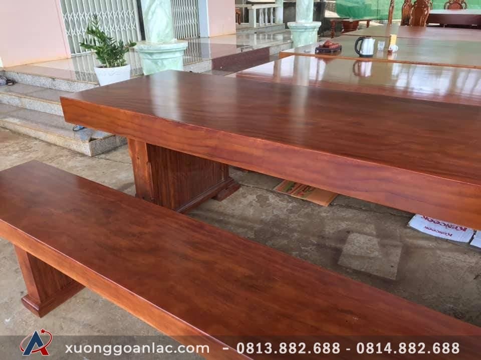 Bộ bàn ghế K3 gỗ Cẩm Hồng 220x110x12cm (Anh Cung, Hải Dương) 7 Bộ sản phẩm được hoàn thiện kỹ bởi thợ thủ công lành nghề của Xưởng Gỗ An Lạc