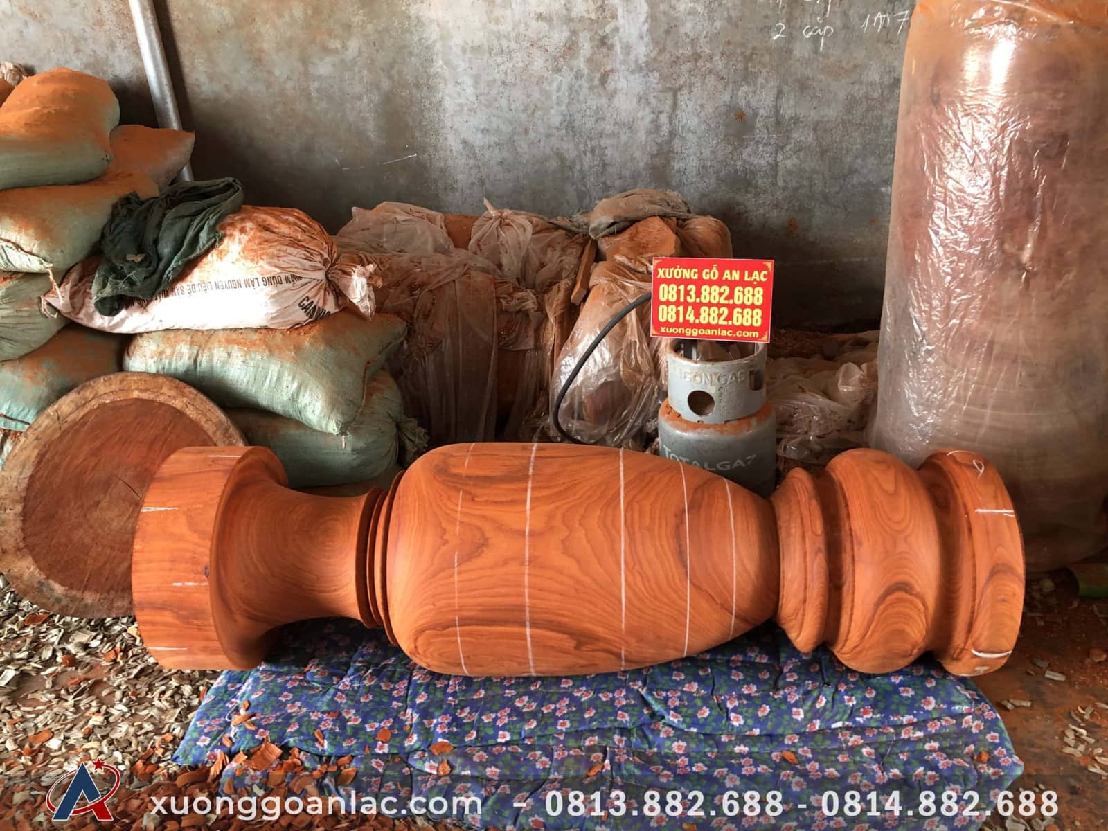 Lục bình 1m8 gỗ Hương đỏ đường kính 56cm (anh Tráng, Hải Phòng) 13 Nguyên mộc cặp lộc bình 1m8 gỗ hương đỏ