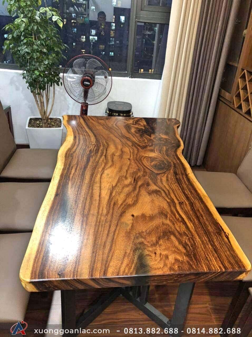 Gỗ me tây 3 Bàn ăn gỗ nguyên khối me tây giá trị thẩm mỹ cao