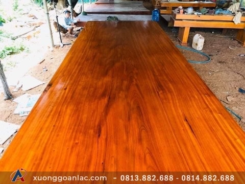 Phản gỗ nguyên khối – thú chơi xa xỉ chỉ dành cho đại gia Việt 13 Phản gỗ 1 tấm gỗ gõ đỏ nguyên khối 400x210x30cm (Anh Tâm, Quảng Ninh)