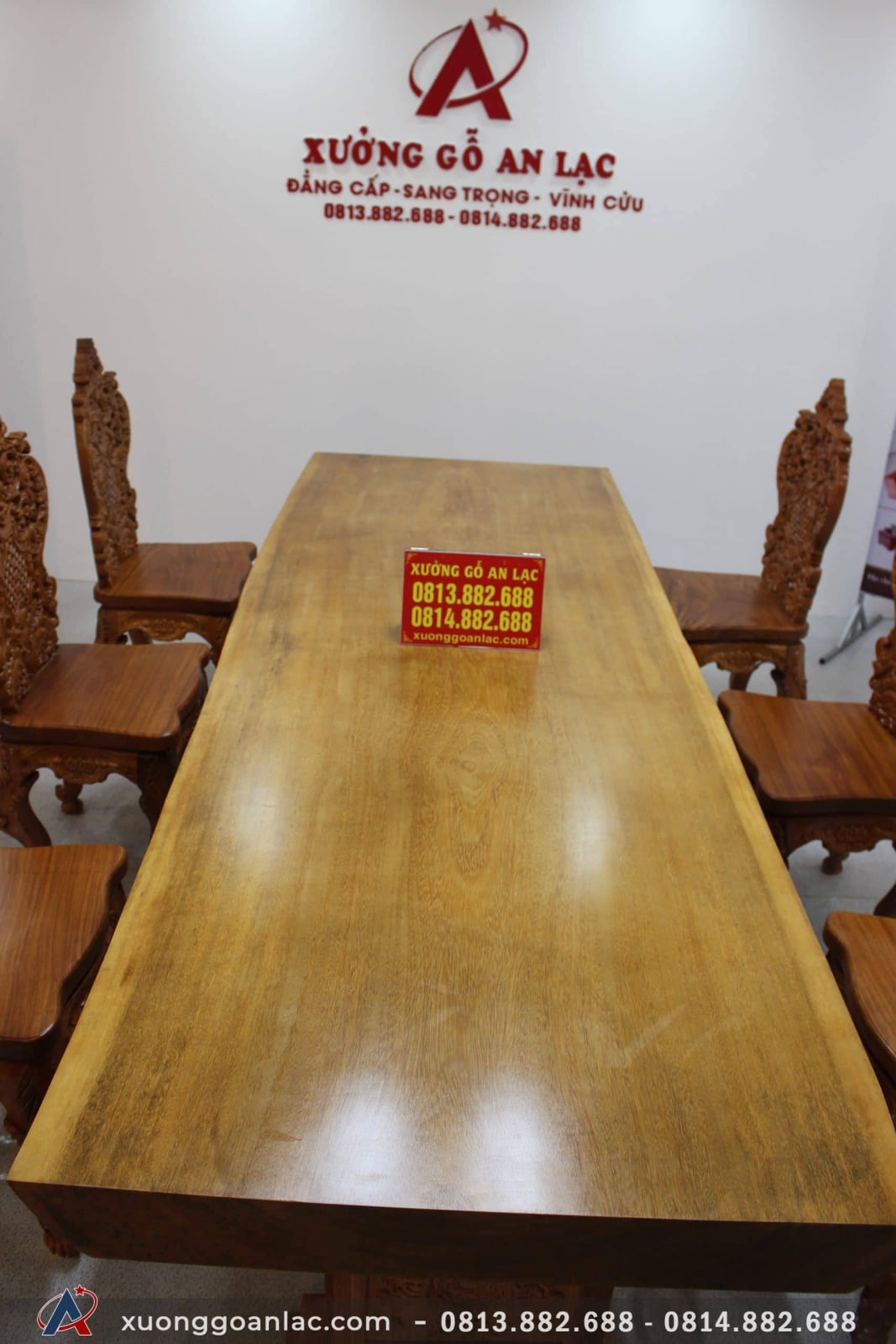 Bàn ăn mặt phe nguyên khối gỗ gõ đỏ 3m03 với 6 ghế louis hoàng gia đục tựa cong 21 Bàn phe nguyên khối ghế louis hoang gia đục tựa cong