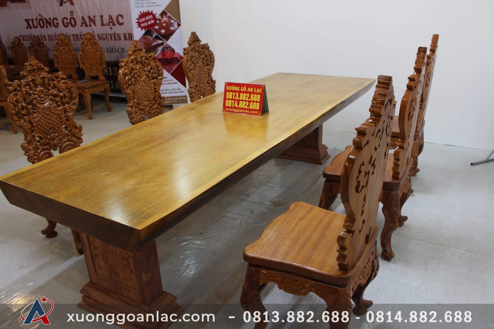 Bàn ăn mặt phe nguyên khối gỗ gõ đỏ 3m03 với 6 ghế louis hoàng gia đục tựa cong 5 bàn ăn gỗ gõ đỏ