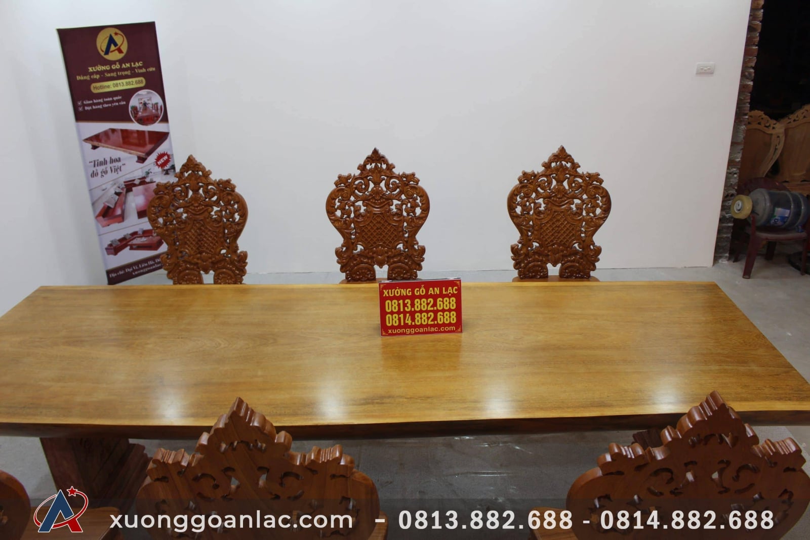 Bàn ăn mặt phe nguyên khối gỗ gõ đỏ 3m03 với 6 ghế louis hoàng gia đục tựa cong 8 bộ bàn ghế ăn cao cấp