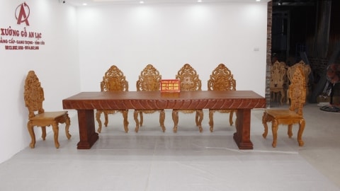 Bật mí xu hướng chọn đồ nội thất gỗ của đại gia 5 Bộ bàn ăn gỗ hương đá vs 10 ghế hoàng gia vip tựa cong
