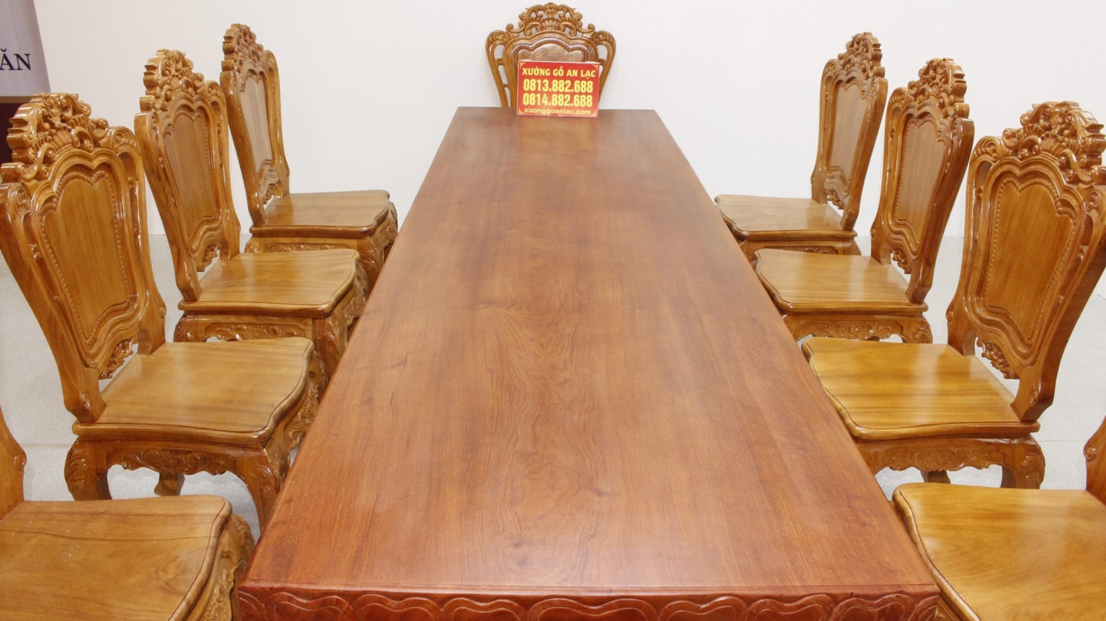 Bộ bàn ăn nguyên khối 10 ghế hoa lá tây gỗ hương đá cao cấp 36 bàn nguyên khối mặt trơn