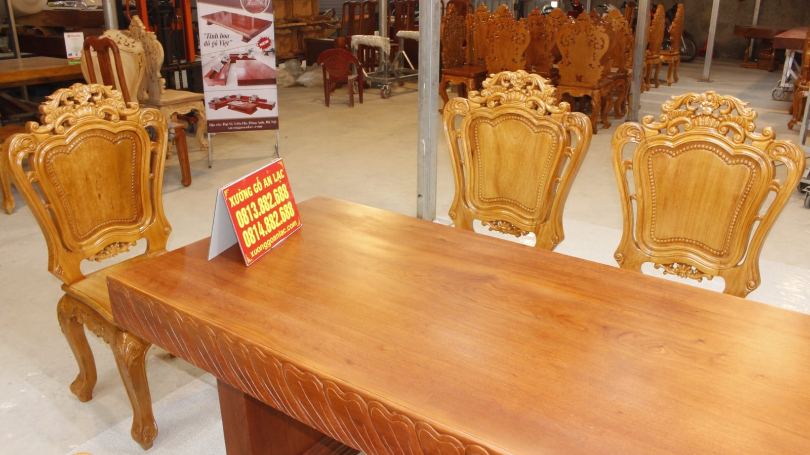 Bộ bàn ăn nguyên khối 10 ghế hoa lá tây gỗ hương đá cao cấp 11 bàn ăn gỗ nguyên khối