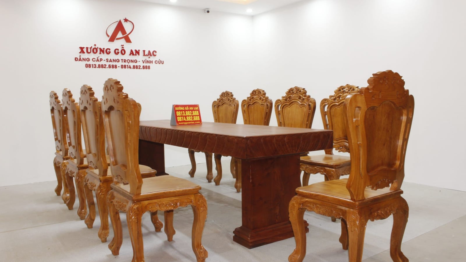 Bộ bàn ăn nguyên khối 10 ghế hoa lá tây gỗ hương đá cao cấp 5 Bộ bàn ăn nguyên khối 10 ghế hoa lá tây gỗ hương đá cao cấp - Ảnh 5