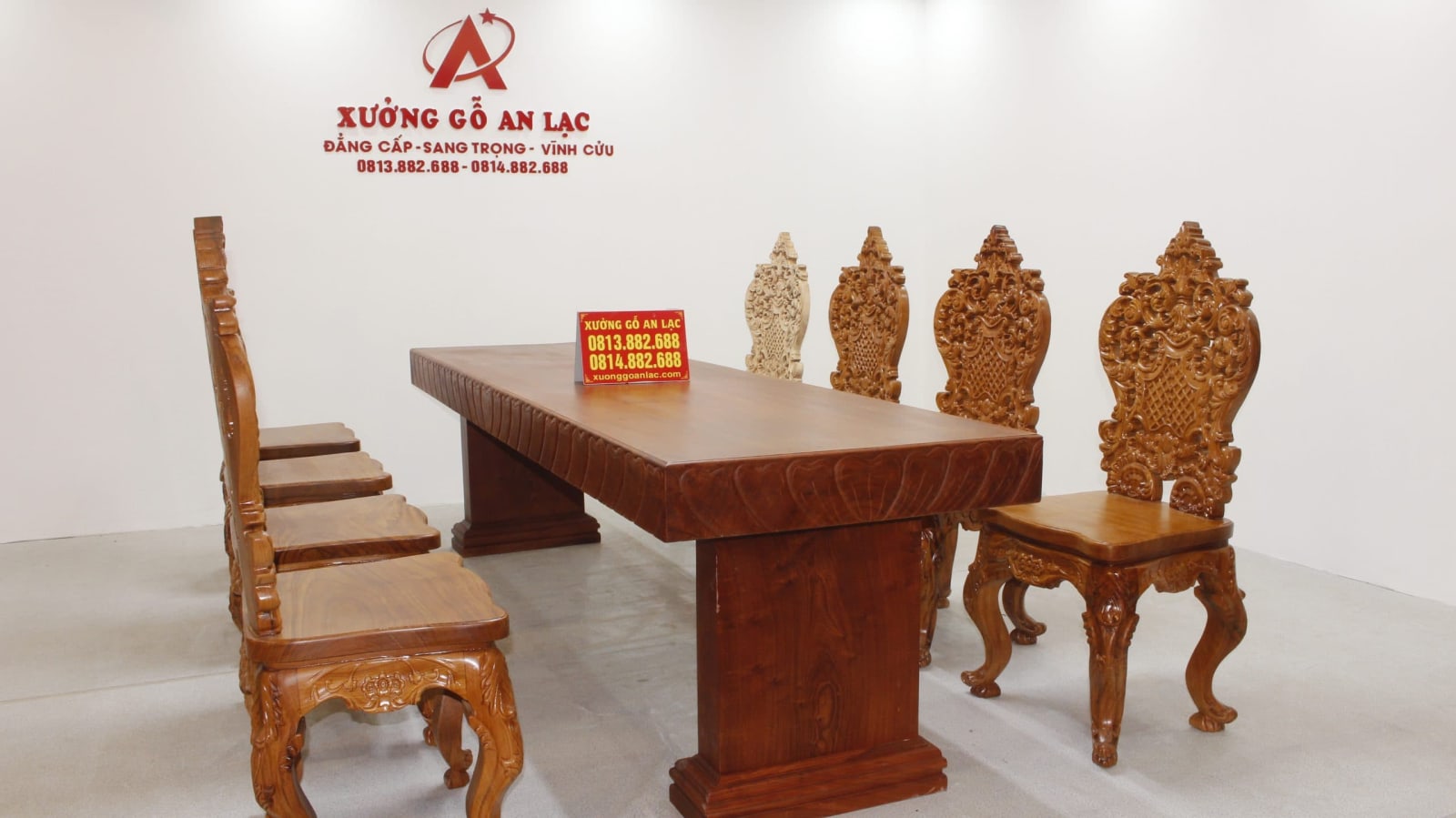 Bộ bàn ăn nguyên khối hương đá đục sen dẹo siêu đẹp với 8 ghế louis hoàng gia vip tựa cong 5 Bộ bàn ăn nguyên khối hương đá đục sen dẹo siêu đẹp với 8 ghế louis hoàng gia vip tựa cong - Ảnh 5