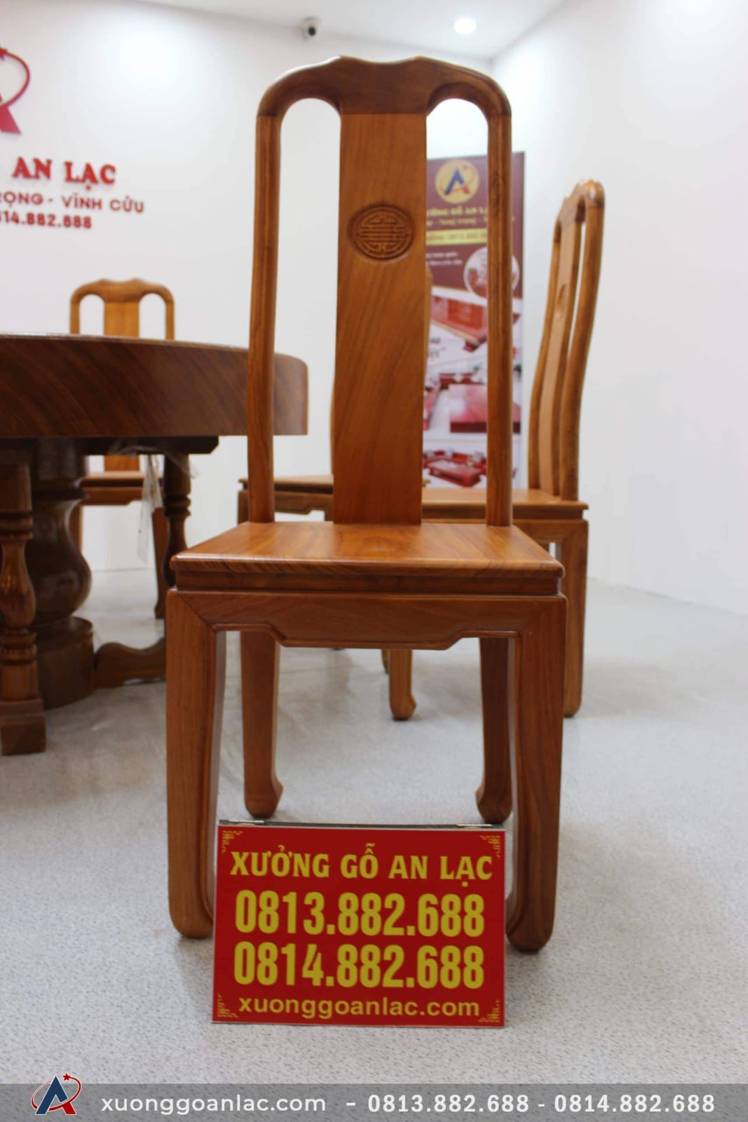 Bộ bàn tròn nguyên khối gỗ gõ đỏ 8 ghế triện chữ thọ tròn (Chị Ngọc Lan, Cao Bằng) 18 ghế triện chữ thọ gỗ gõ đỏ