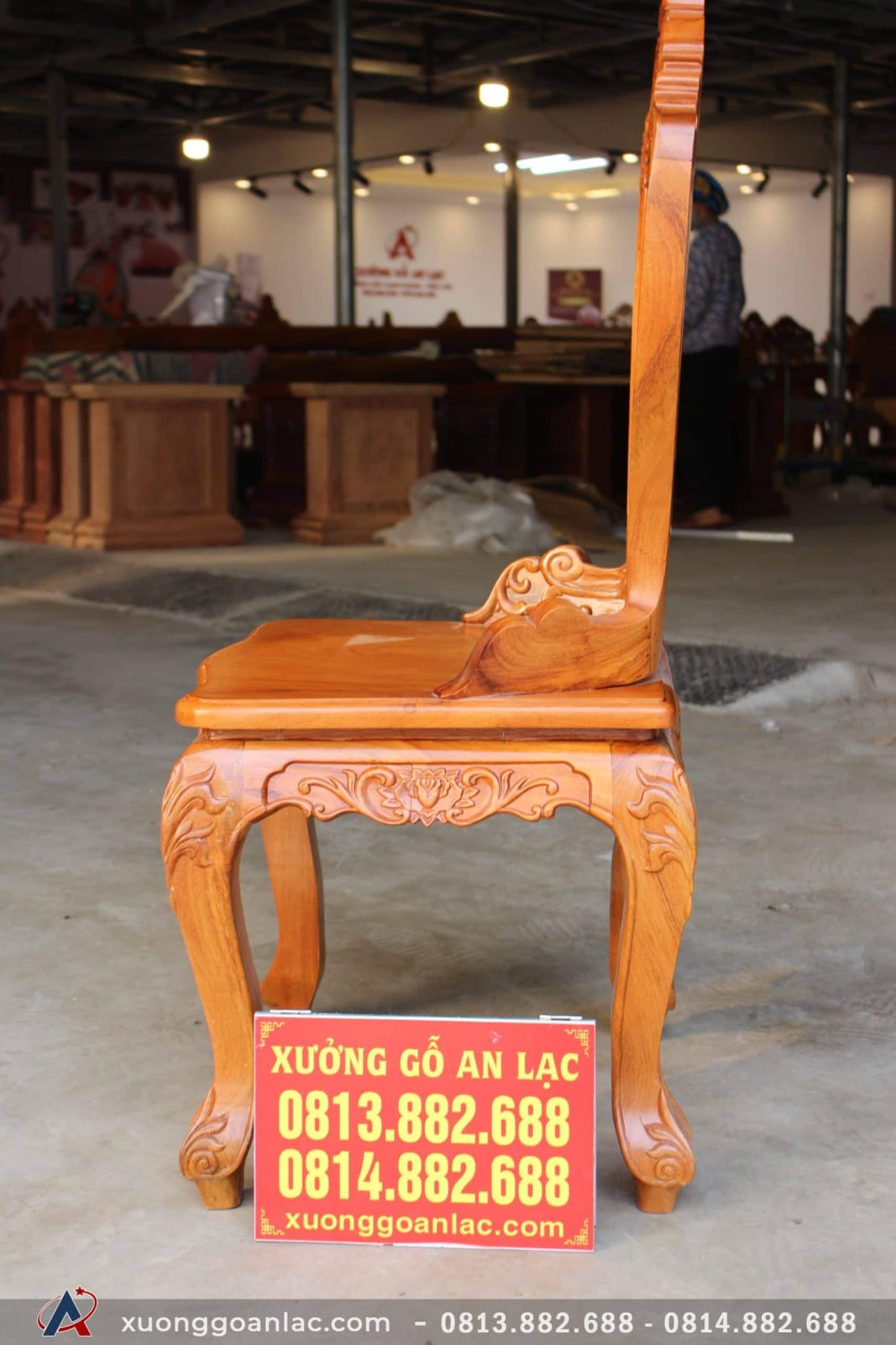 Bàn ăn nguyên khối đục tim 2m84 với 8 ghế Louis hoa lá tây có tay (Anh Tuấn, Đồng Nai) 33 ghế ăn louis có tay