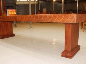 Bàn nguyên khối gỗ hương đá 2m86x83cmx15cm siêu vip 30 Mat ban nguyen khoi go huong da duc tay hinh trai tim van sieu dinh 2m86x83cmx15cm 5 scaled