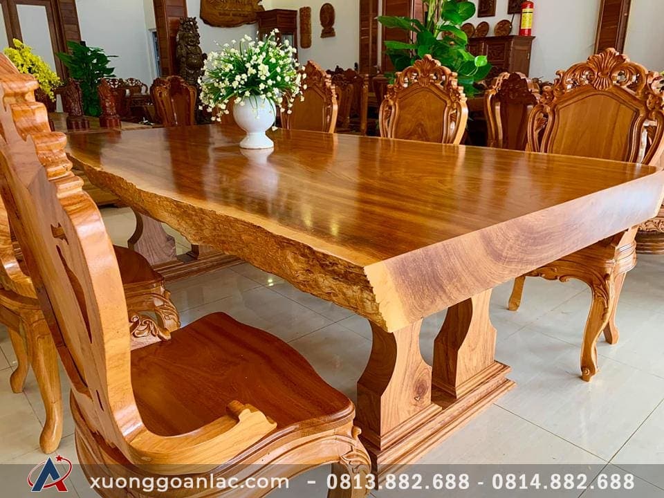 Bộ bàn ăn nguyên tấm 6 ghế đục hoa lá tây gỗ cẩm hồng (Chị Phượng, TP Vinh) 5 Ghế ăn được đục theo mẫu hoa lá tây cầu kỳ